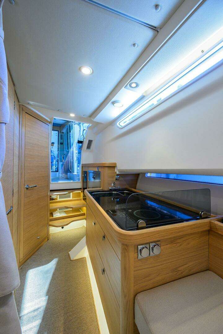 2024 Nimbus Commuter 11 - Image 18