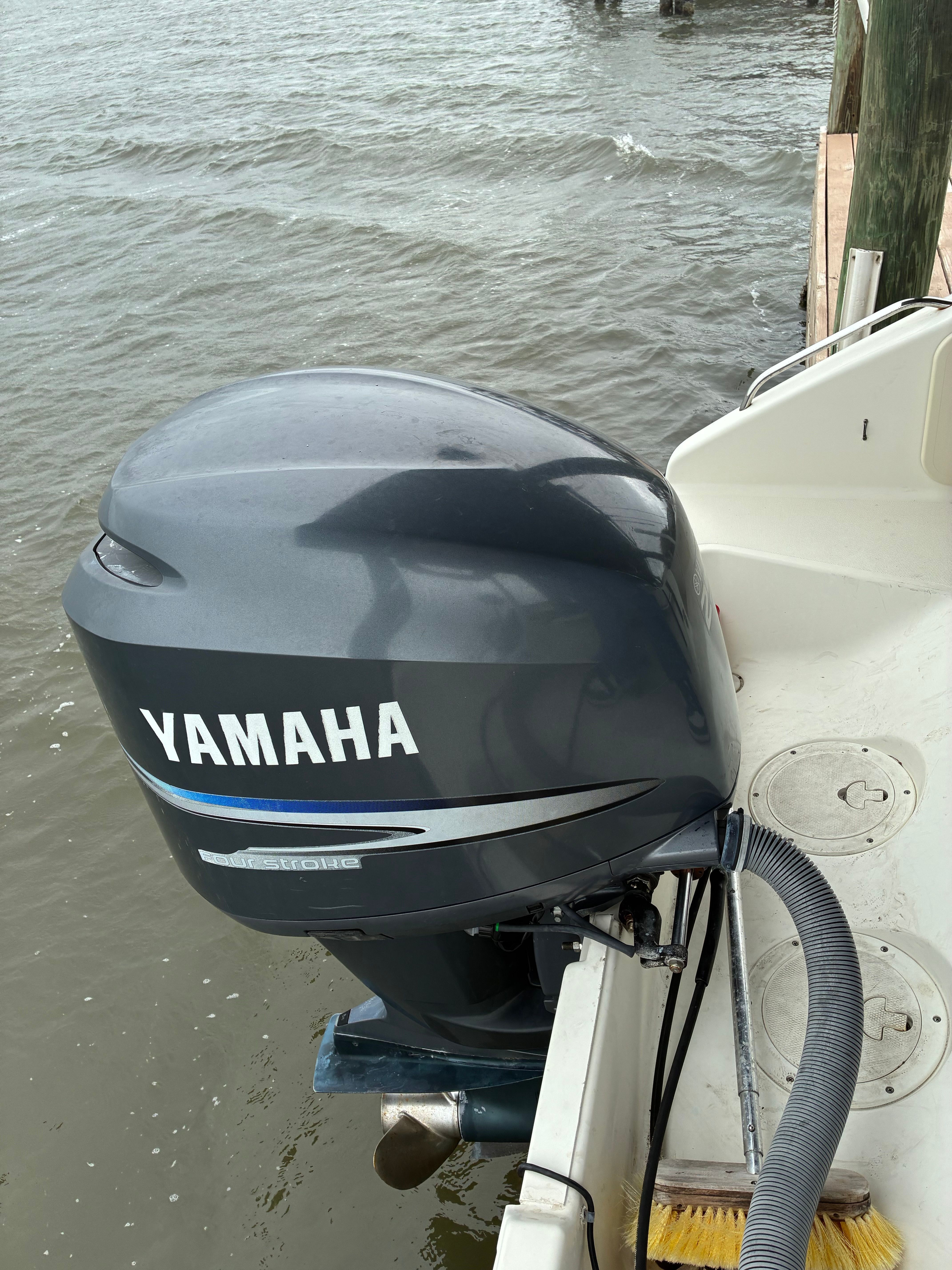 2005 Pursuit 2570 Offshore - 11