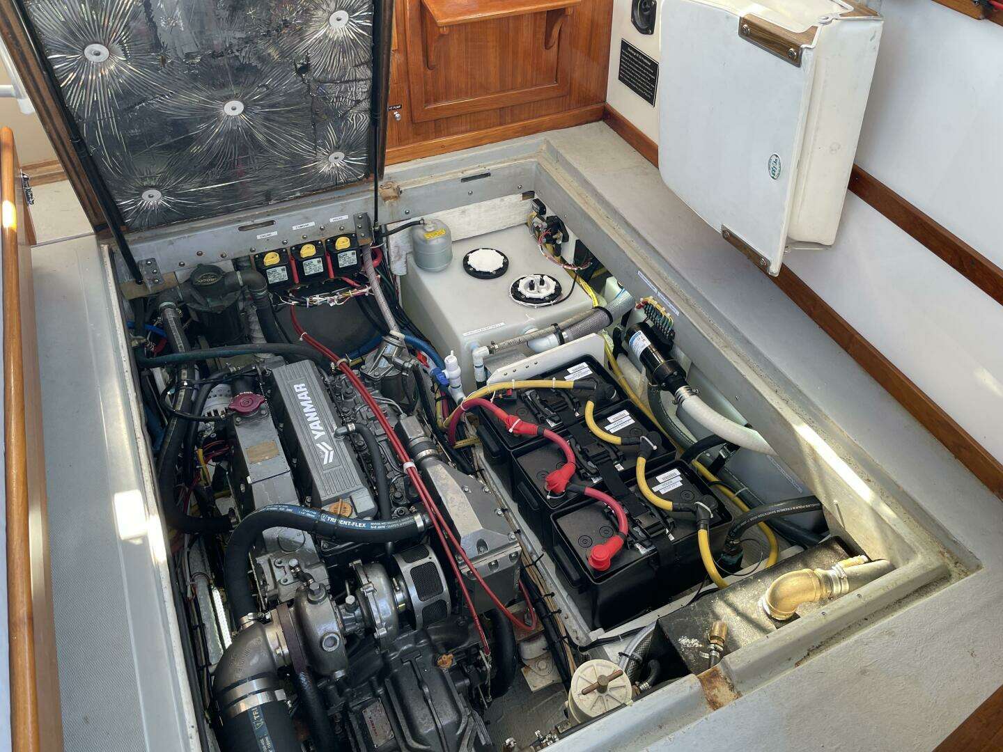 1988 Ellis Extended Pilothouse - Image 33
