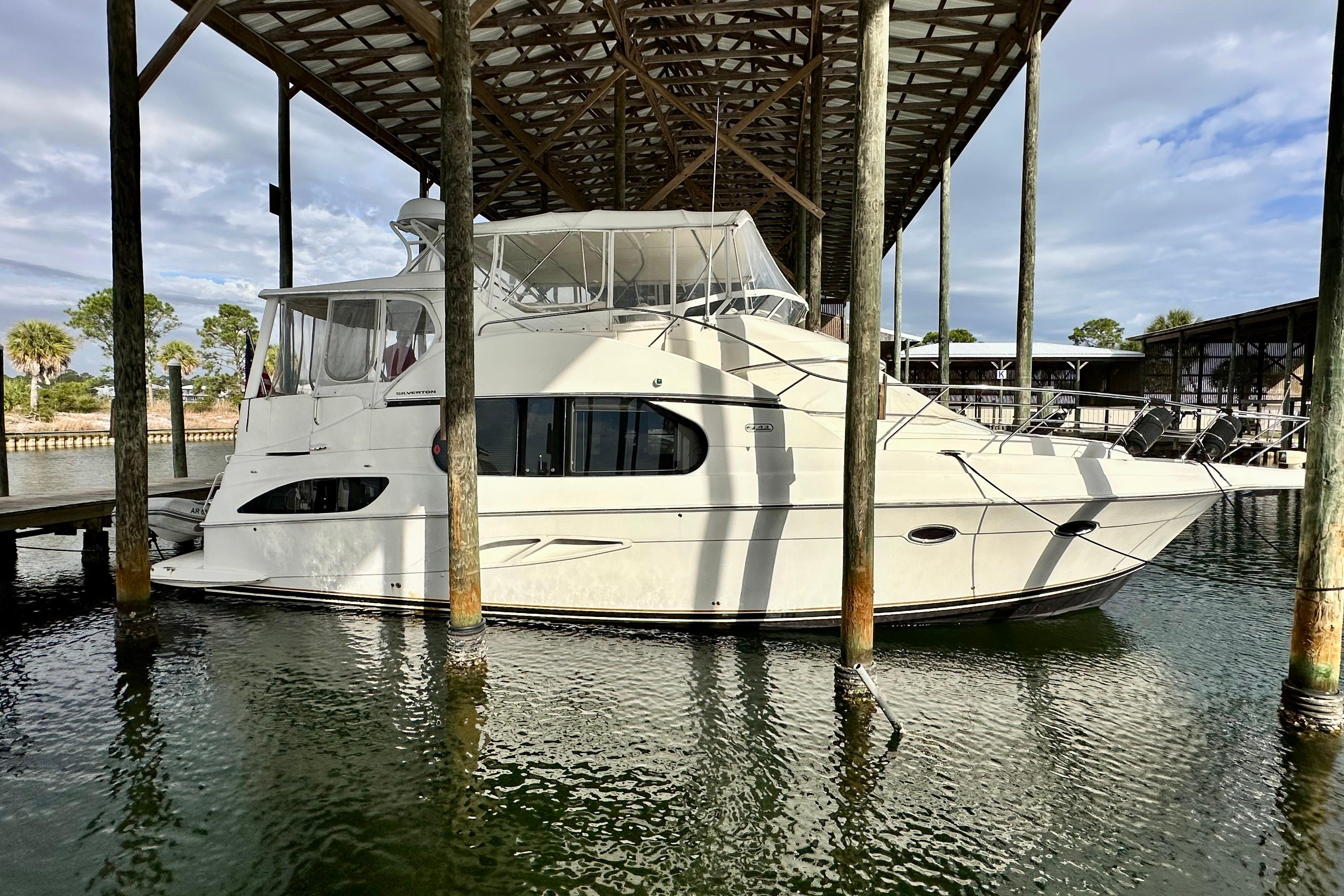 2005 Silverton 43 Motor Yacht