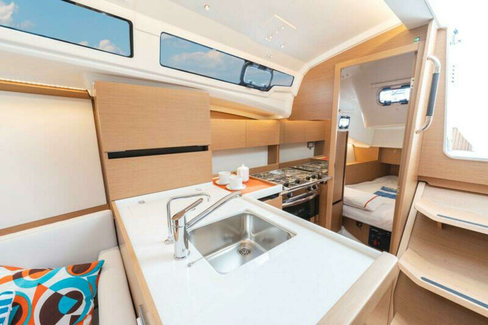2027 Jeanneau Sun Odyssey 350 - Image 12