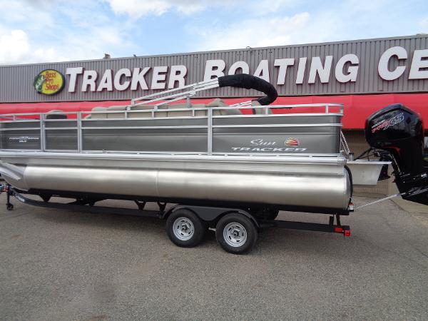2025 Sun Tracker Fishin' Barge 22 DLX - 78