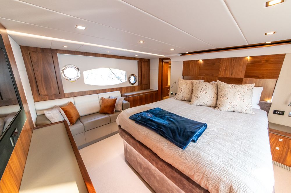 2022 Riviera 6000 Sport Yacht Platinum Edition - 64