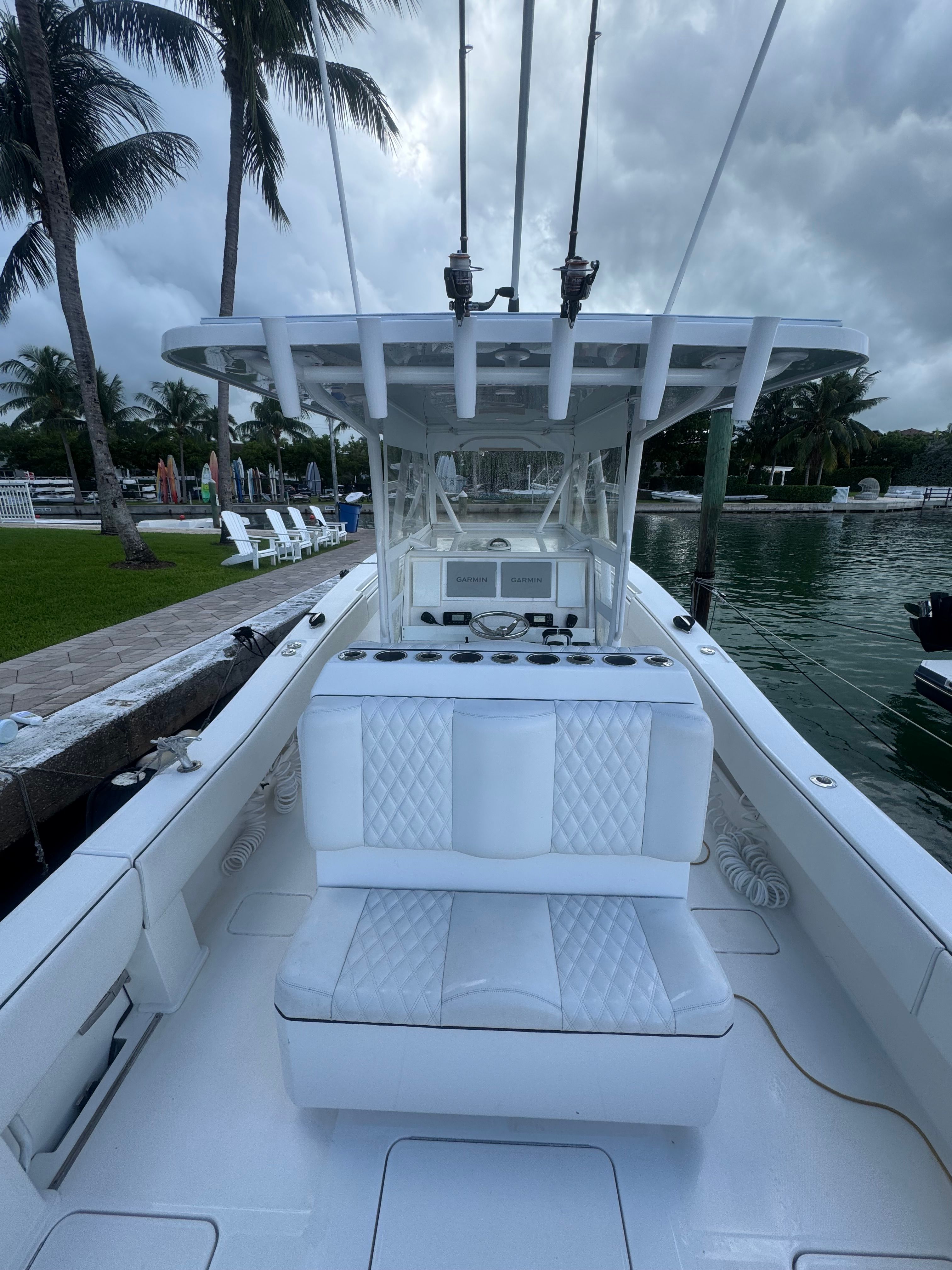 1993 Invincible Center Console