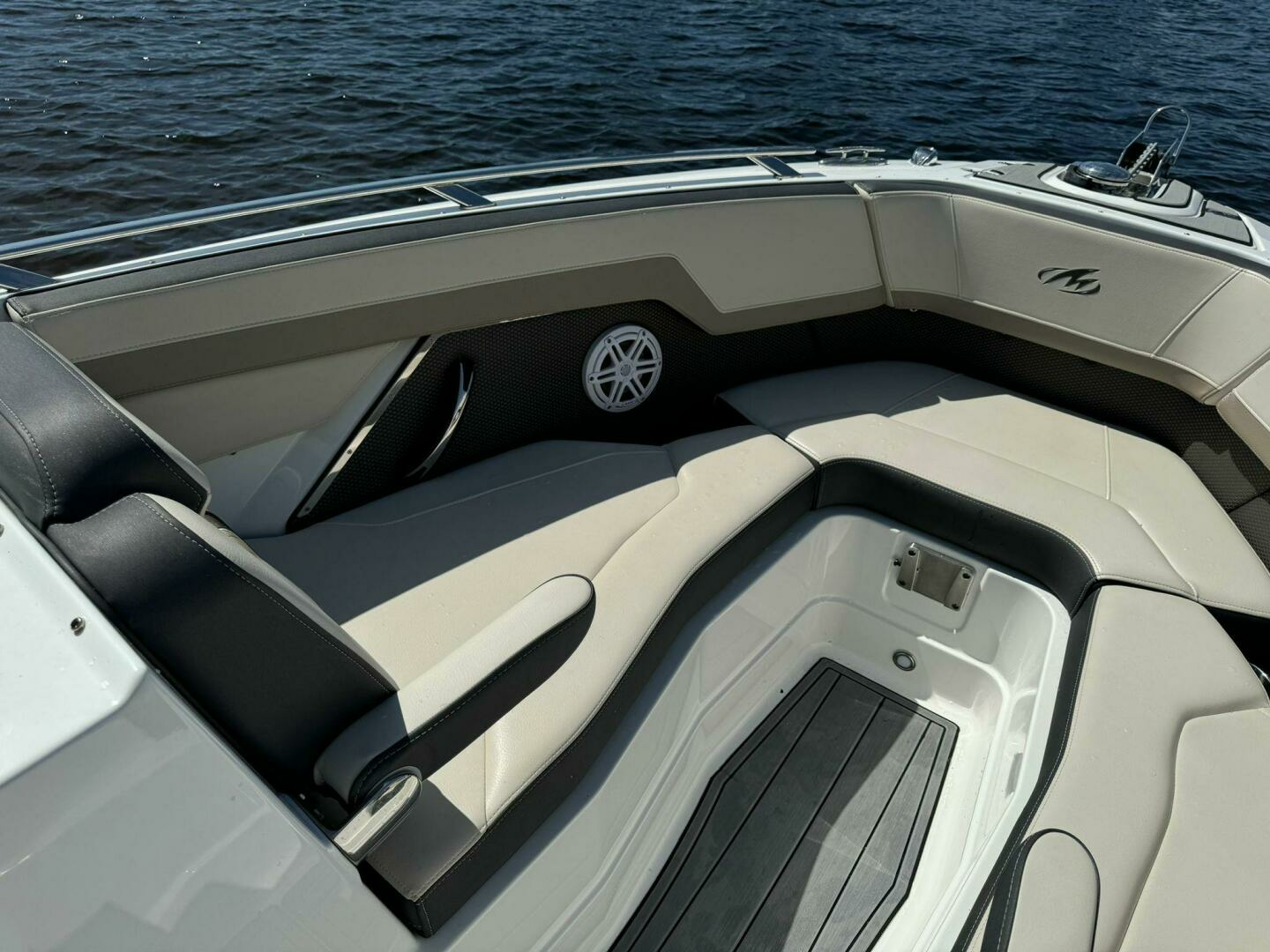 2022 Monterey 278 SS - Image 12