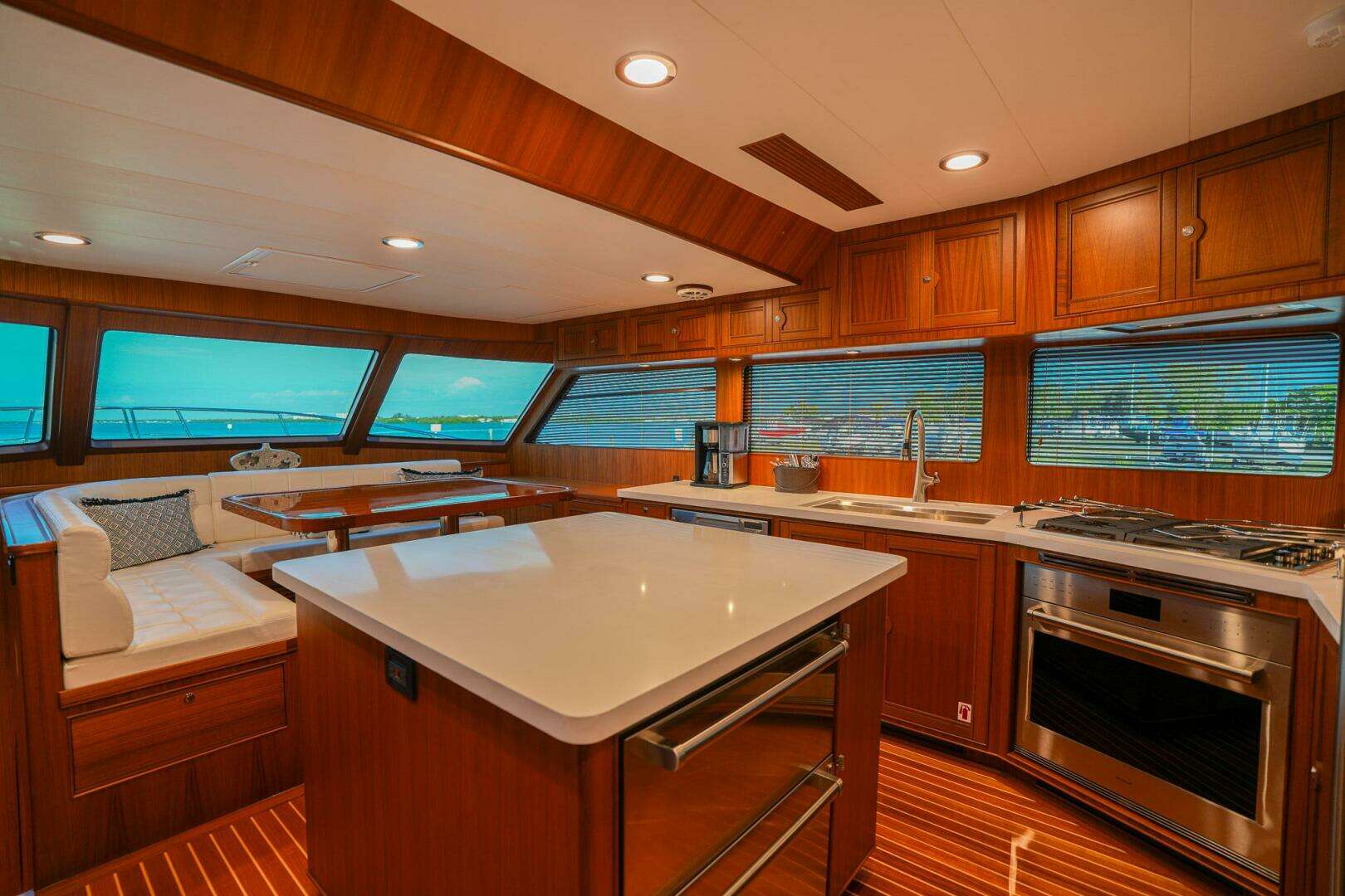 2025 Marlow Explorer 70E-CB - Image 14