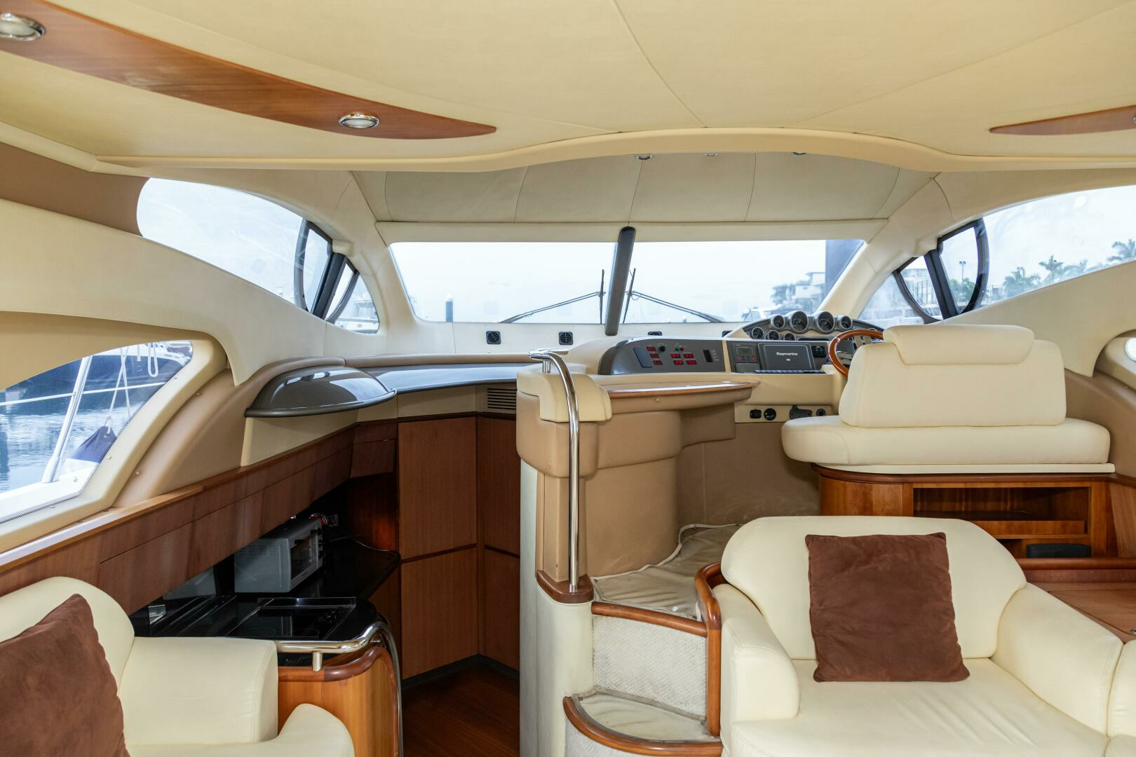 2009 Azimut Flybridge - Image 12