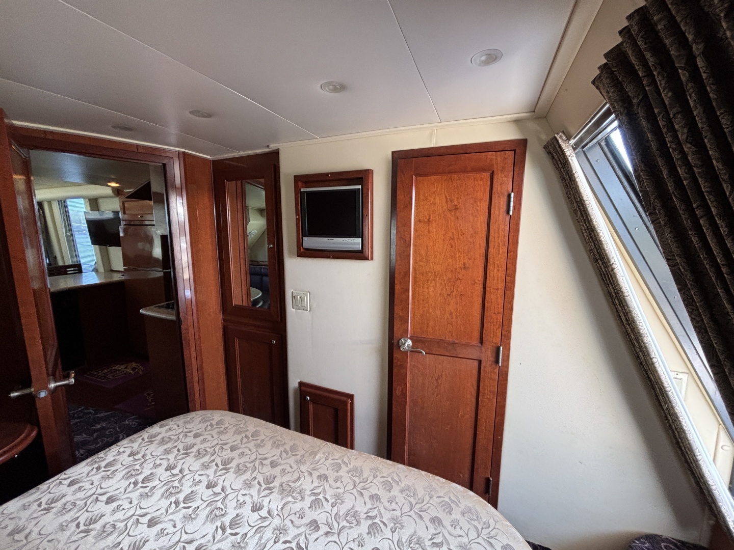 2007 Bluewater 5200 - Image 29