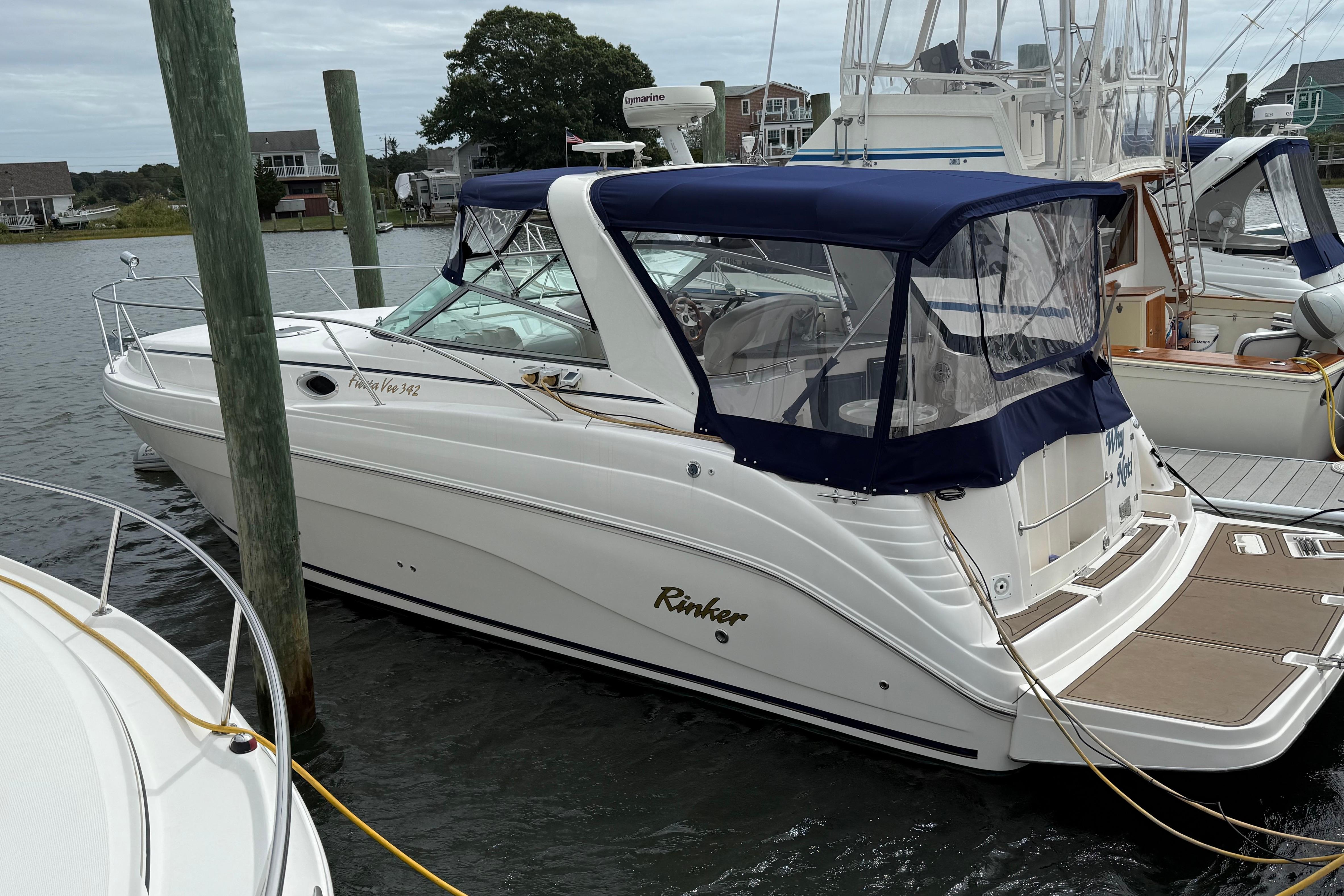 2004 Rinker 342 Rinker