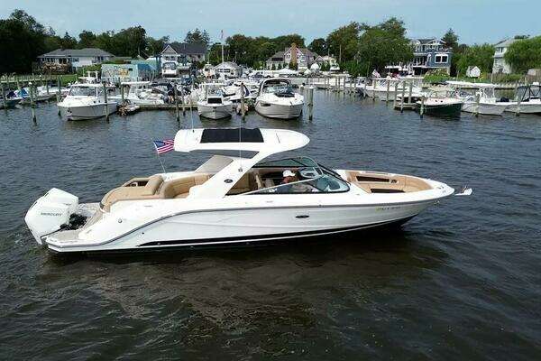2023 Sea Ray SLX 310 Outboard