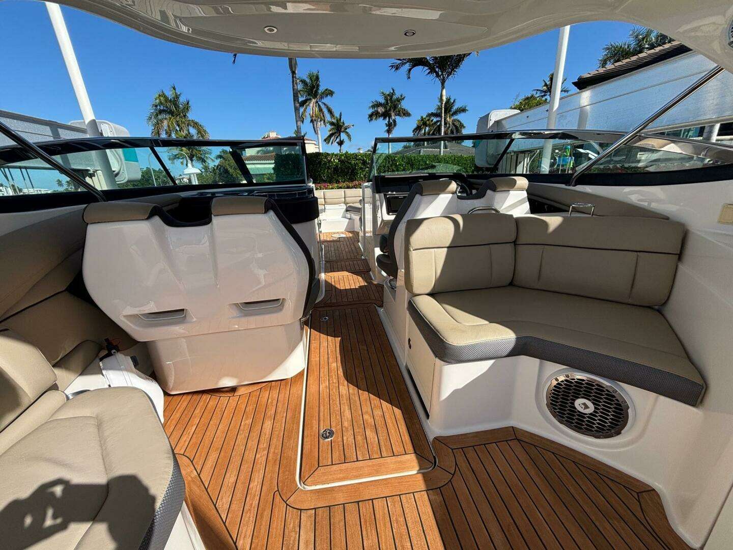 2016 Sea Ray 350 SLX - Image 11