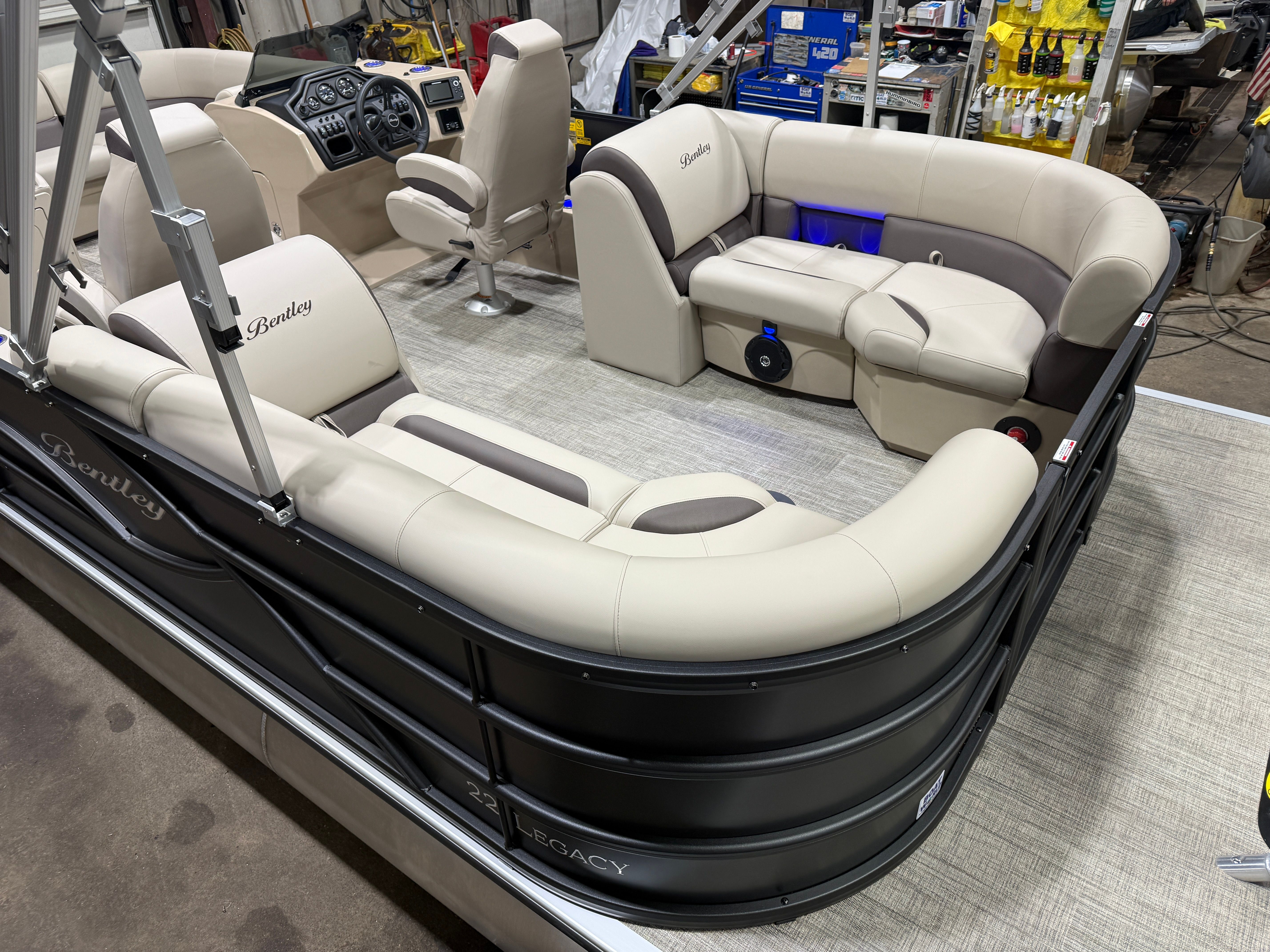 2026 Bentley Pontoons Legacy 223 Navigator Quad Lounge Tritoon & Honda 4-Stroke EFI - 4