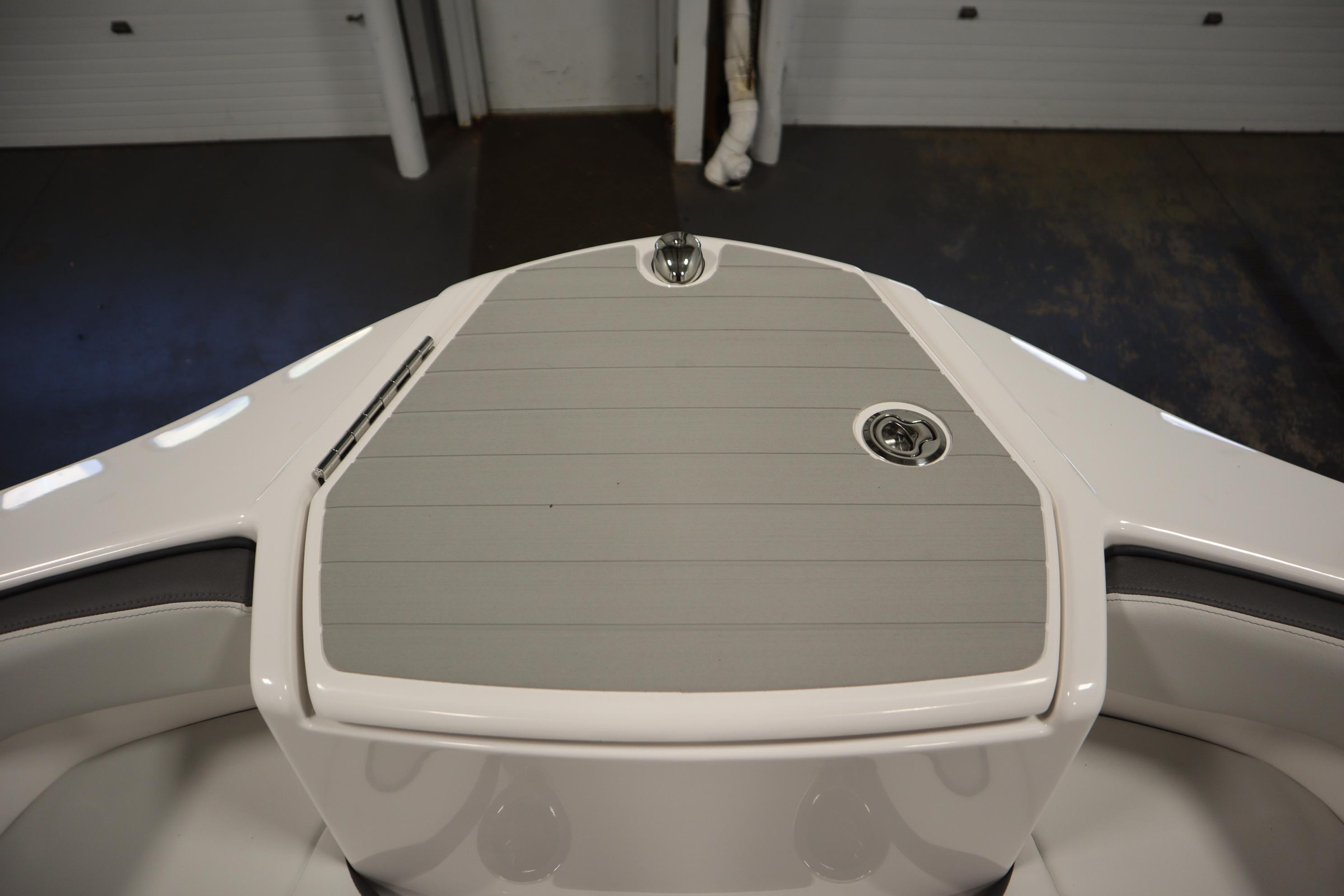 2026 Yamaha Boats AR250 bow area with sleek design and modern features.