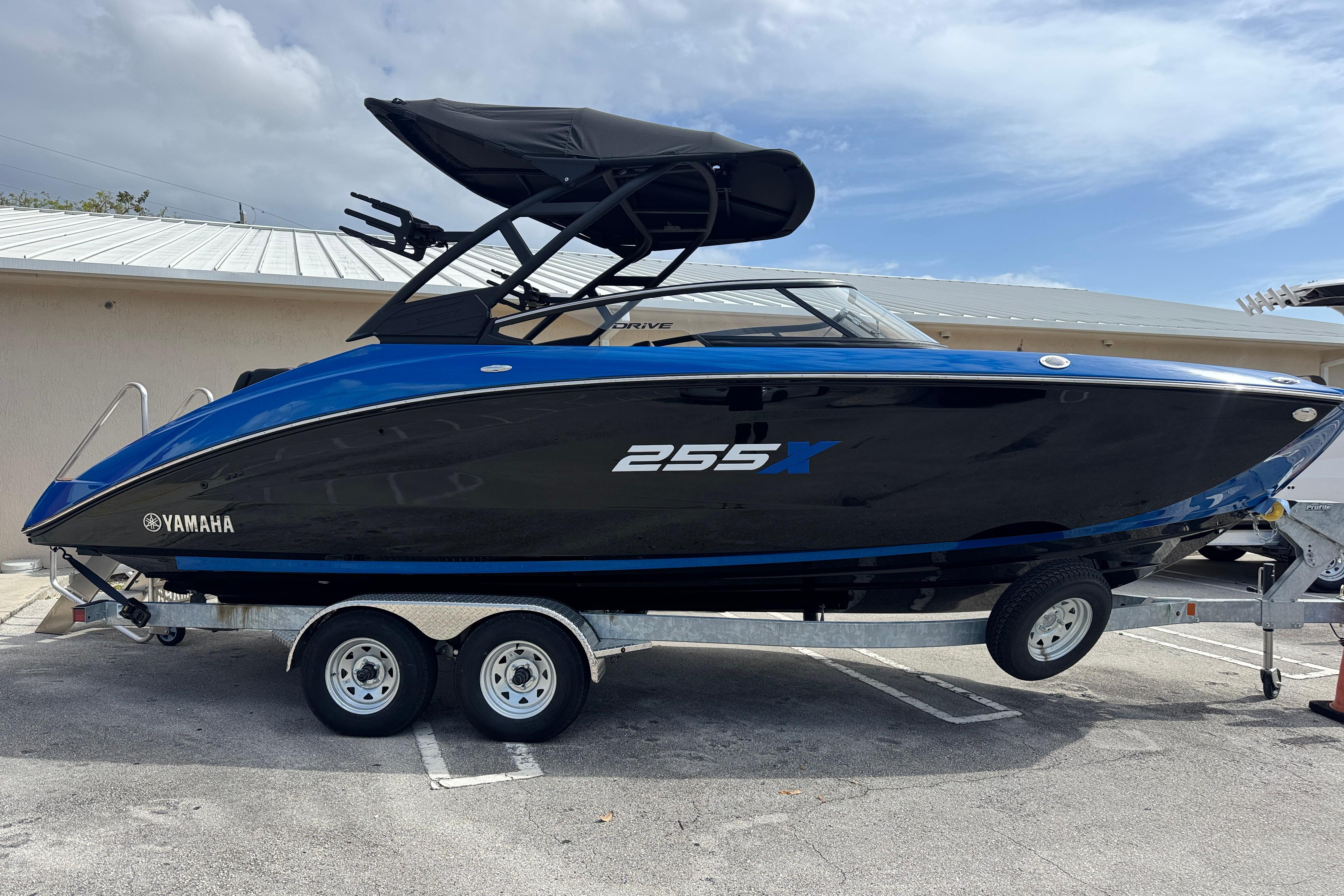 2026 Yamaha Boats 255XD