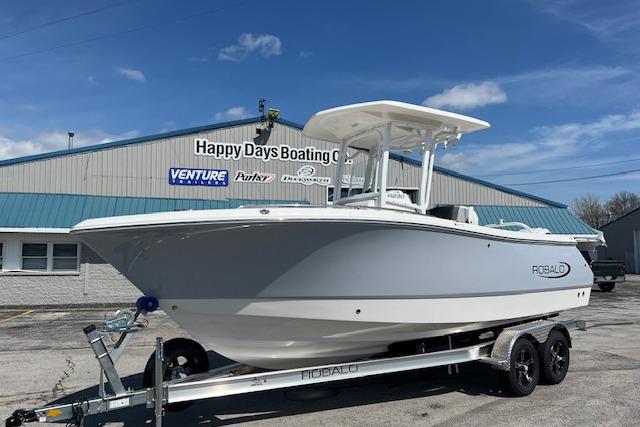 2026 Robalo R230 Center Console