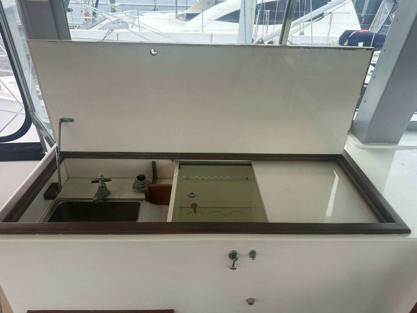 1987 Bertram — - Image 11