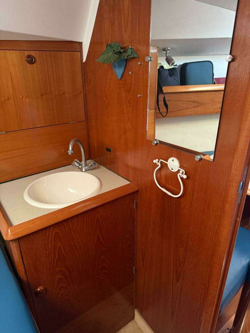 1999 Jeanneau 36.2 Sun Odyssey - Image 25