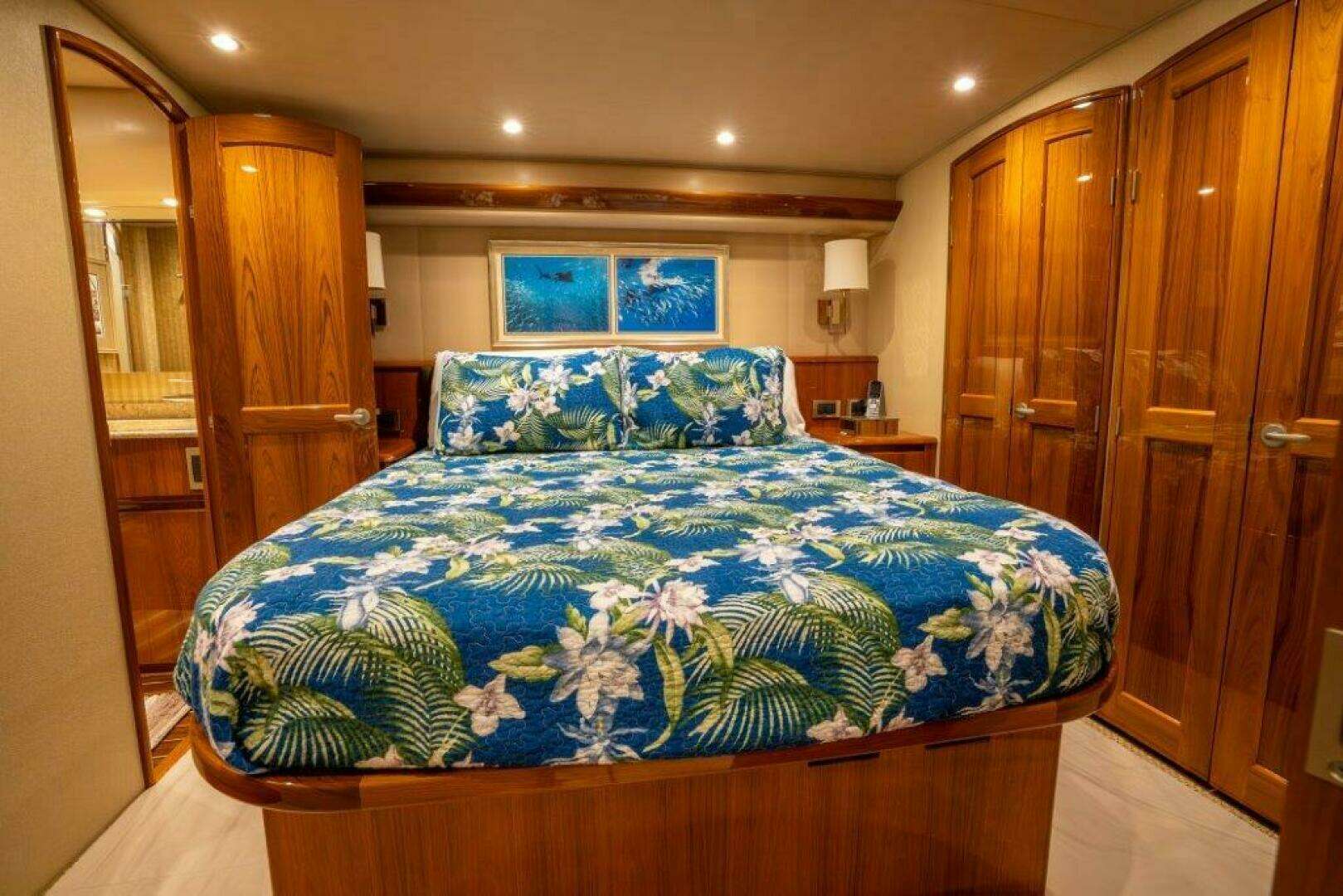 2015 Viking 66 Convertible - Image 10