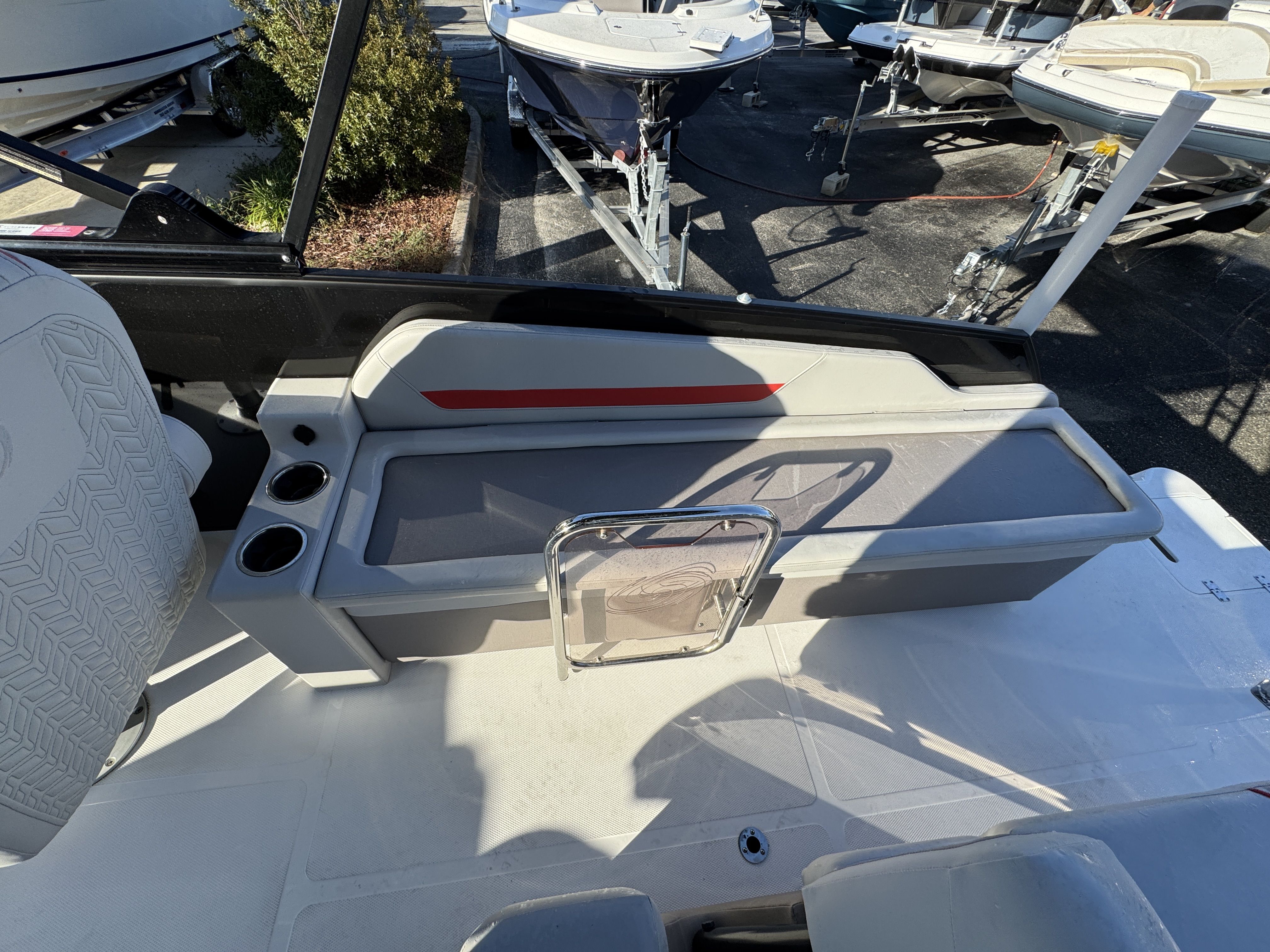 2025 Hurricane FunDeck OB FD 2360 SFL OB - 48