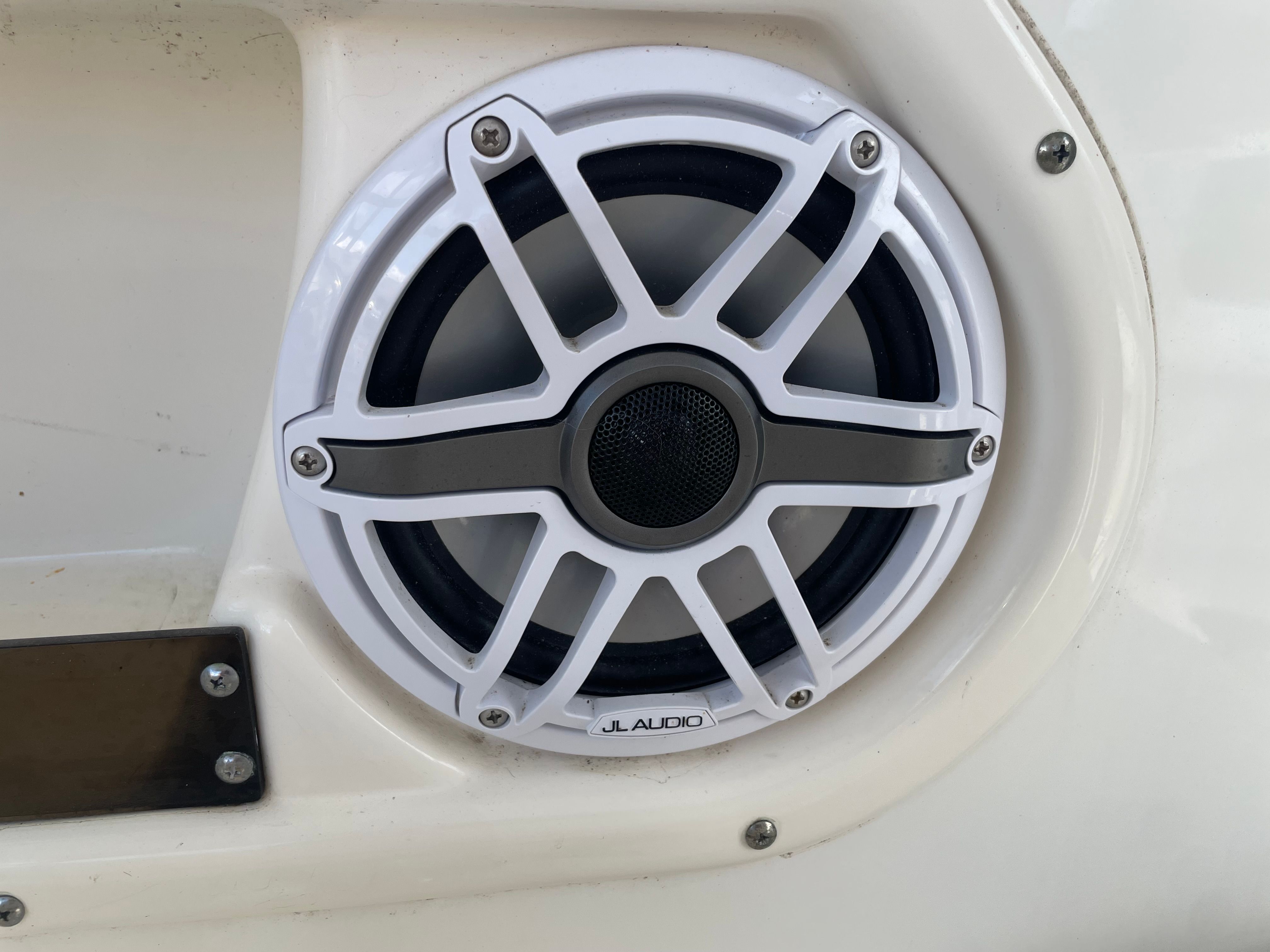 2009 Boston Whaler 255 Conquest - 15