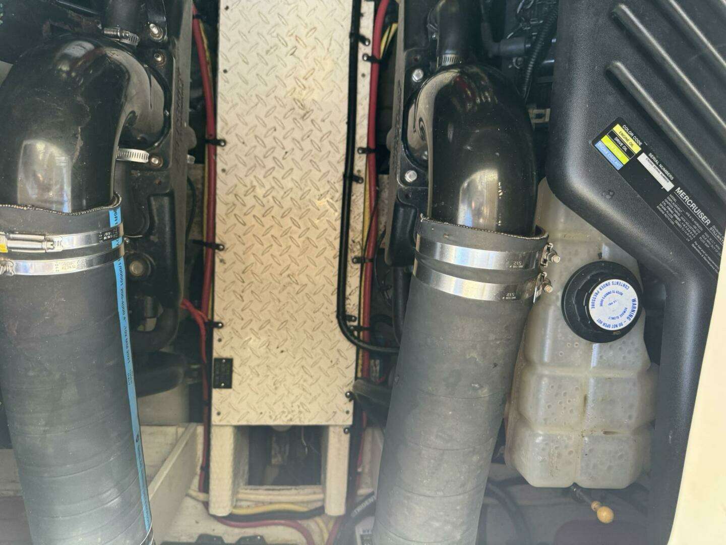 2003 Cruisers Yachts 3772 - Image 117