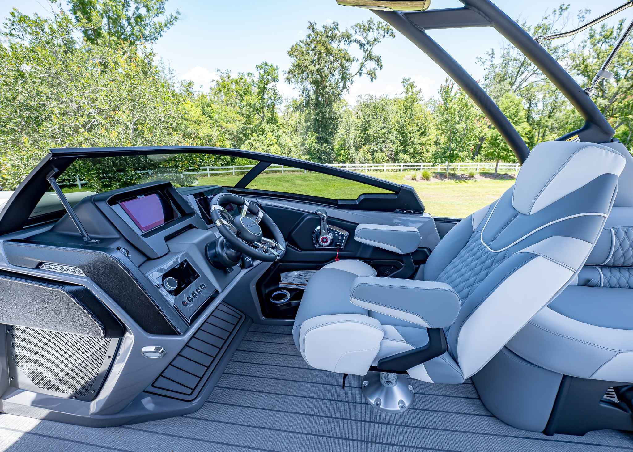 2025 Tahoe Pontoon Grand Tahoe LTD Elite Windshield - 20
