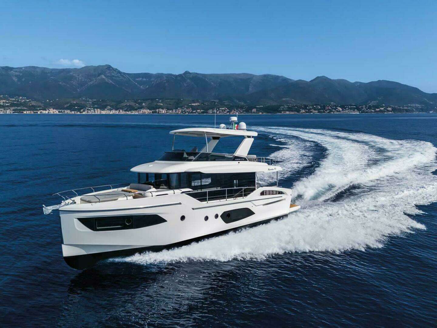 2027 Absolute 53 Navetta - Image 6