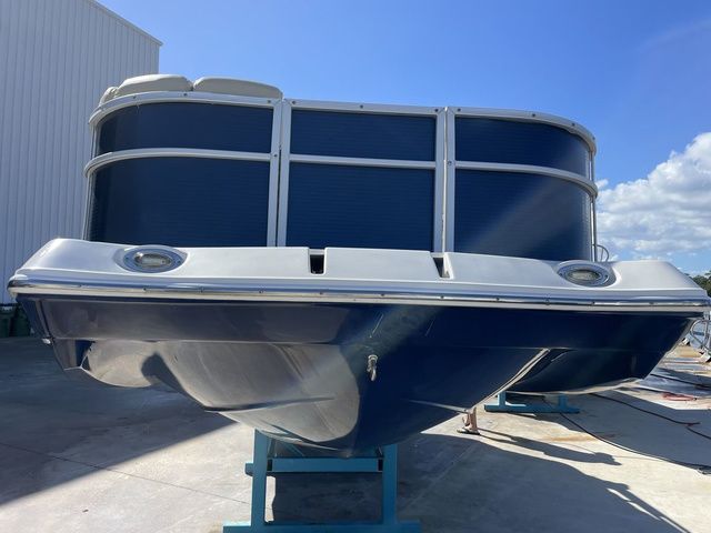 2019 SouthWind V23LC - 2
