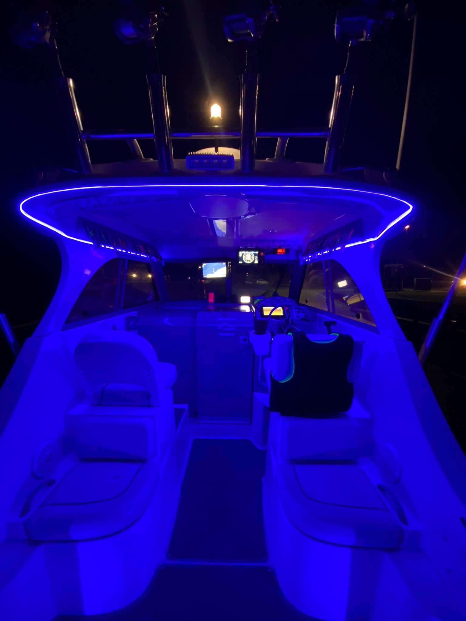 2007 Bayliner Discovery 246 - 16