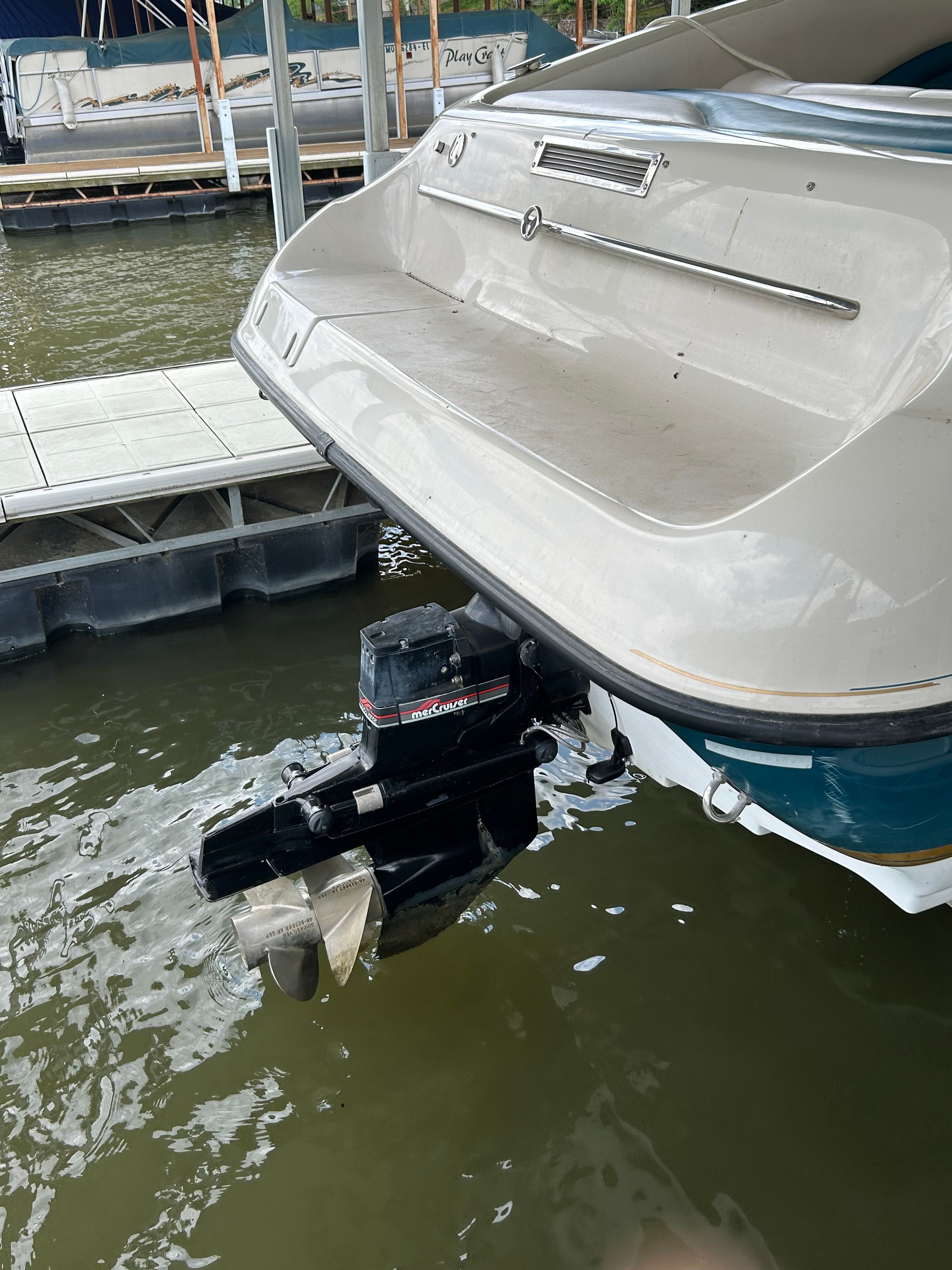 1995 Crownline 266 BR