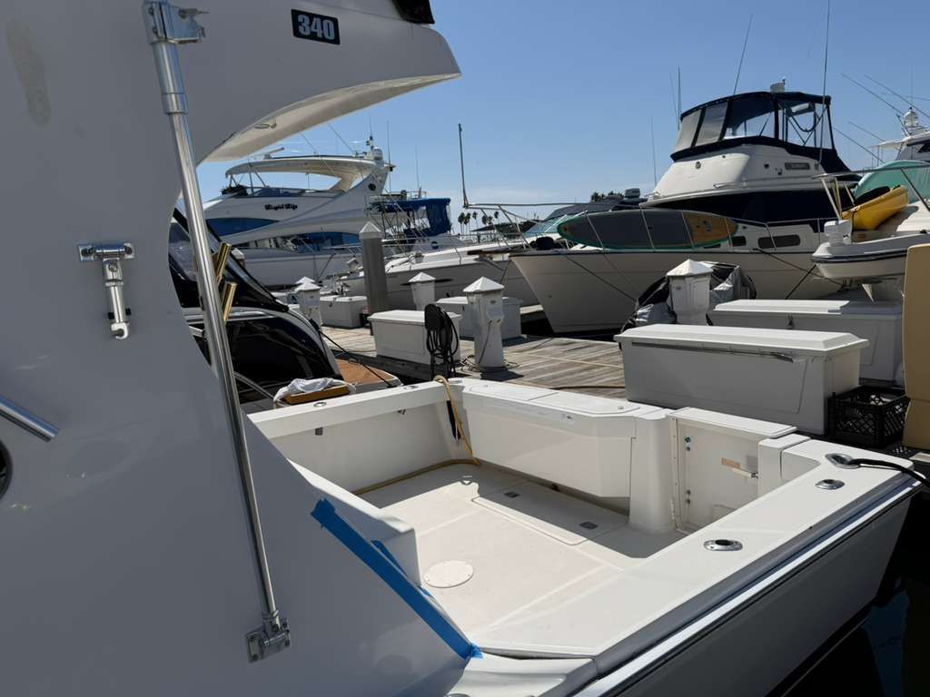 2000 Luhrs Tournament 340 Convertible - 8