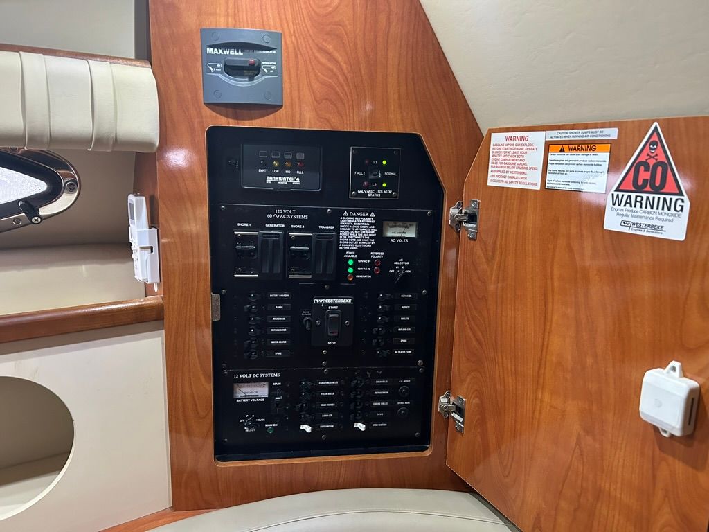 2005 Cruisers Yachts 280 CXI - 11