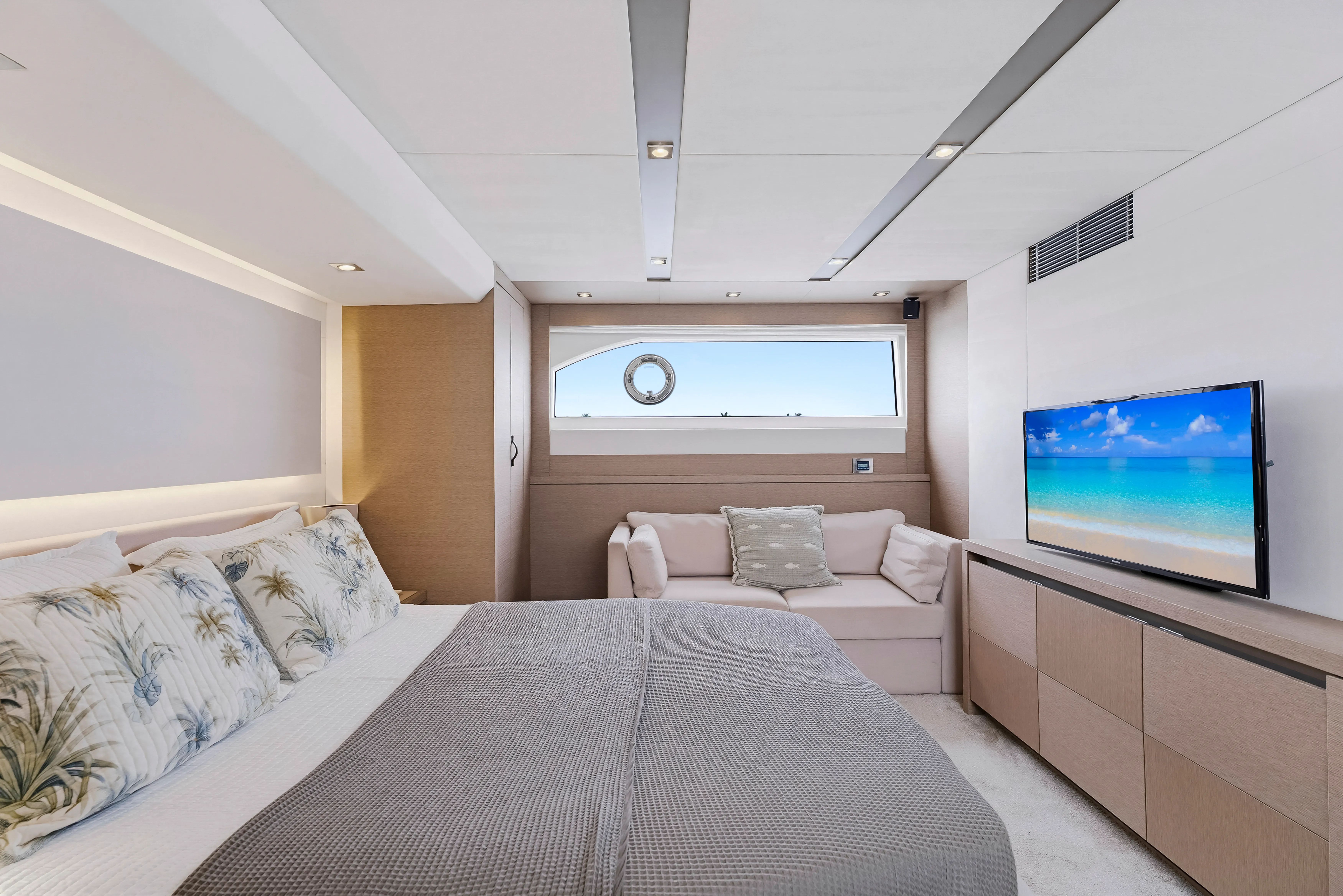 2018 Prestige 630 - Image 30