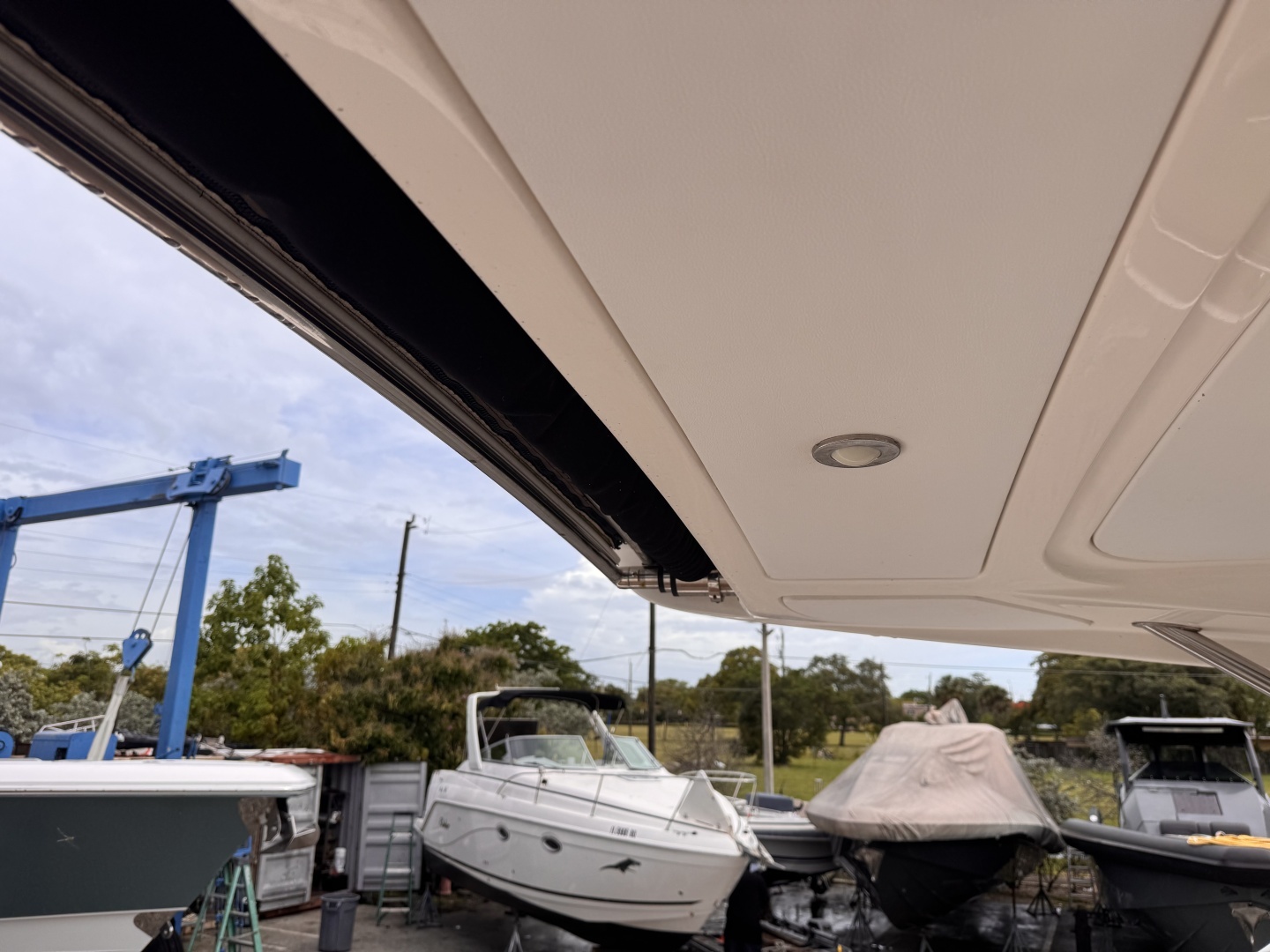 2016 Sea Ray 350 SLX - Image 16
