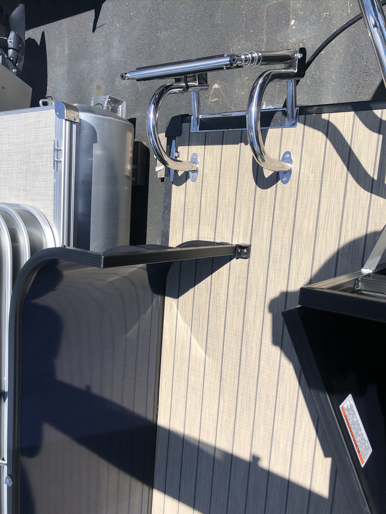 2026 Sylvan Mirage 8520 Cruise - 14