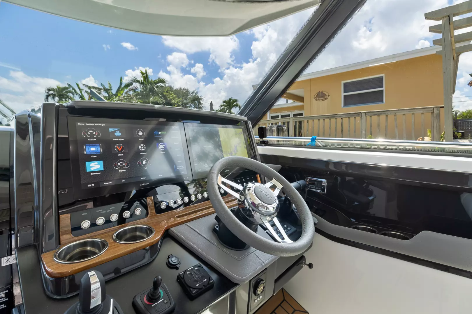 2021 Tiara Yachts 43 LE - Image 11