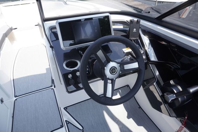 2025 Yamaha Boats AR250 - 14