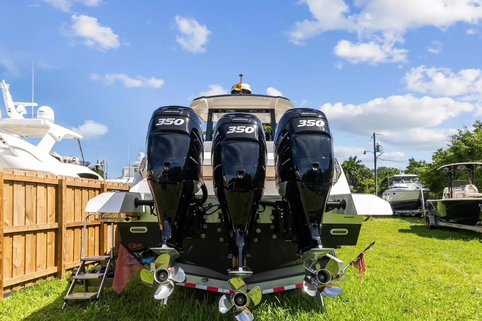 2023 Astondoa 377 Coupe Outboard - Image 8