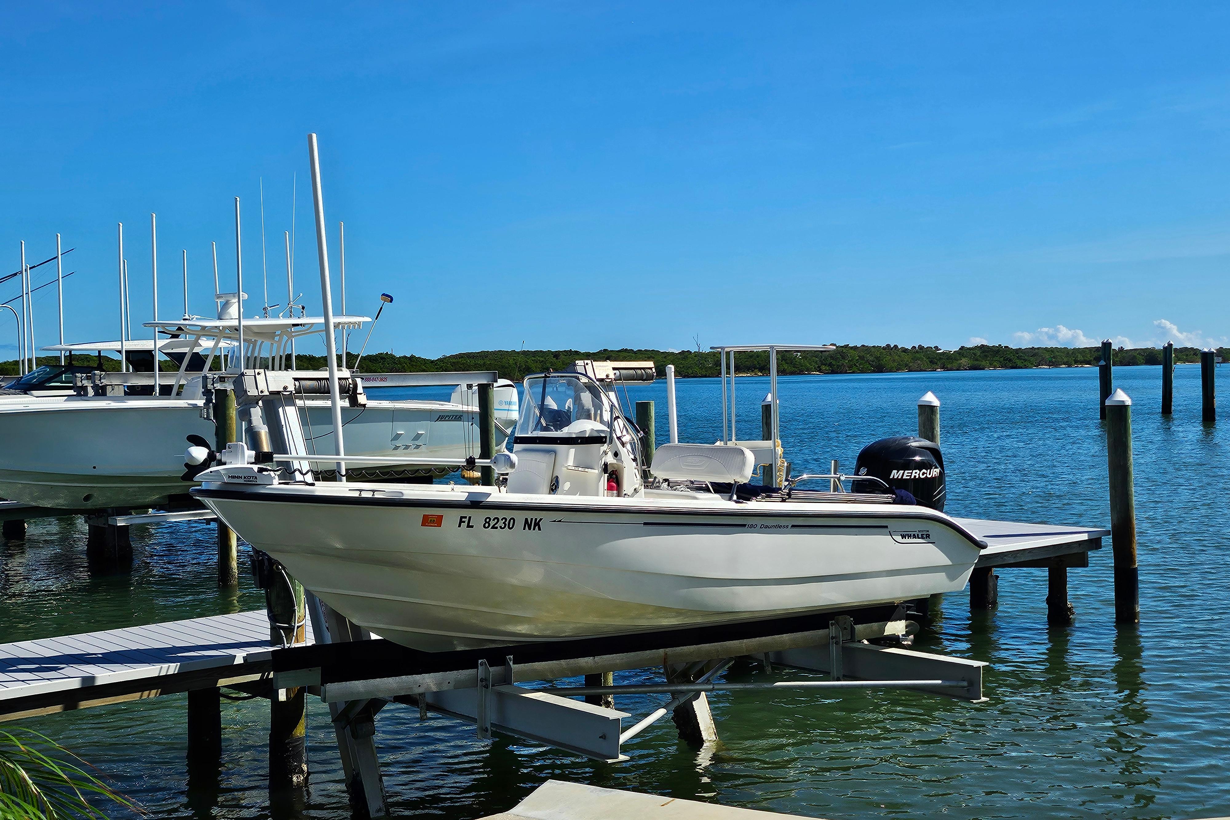 2006 Boston Whaler 180 Dauntless