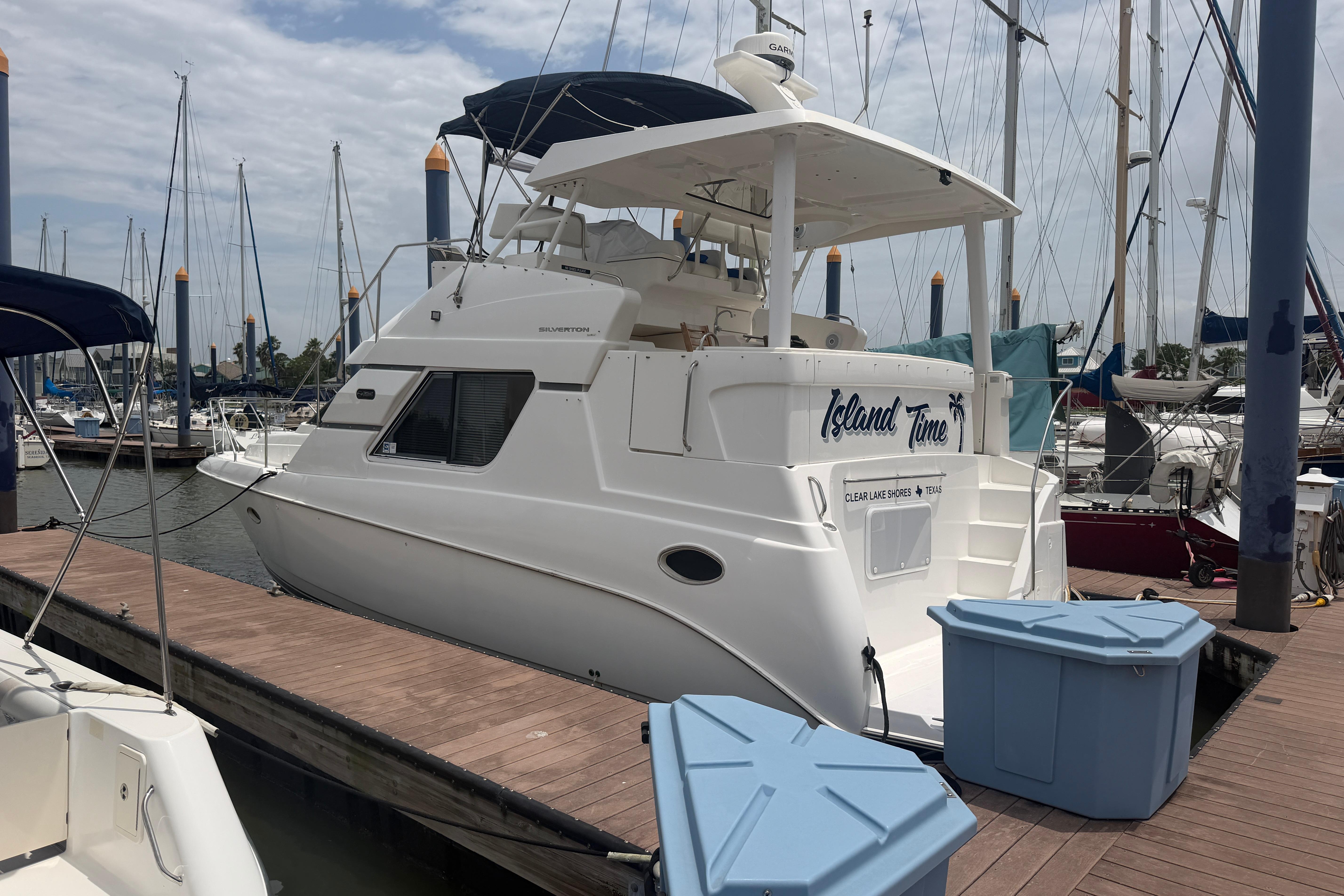 1999 Silverton 352 Motor Yacht