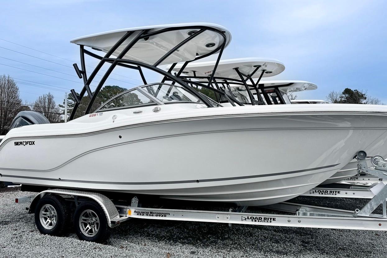2026 Sea Fox 228 Traveler