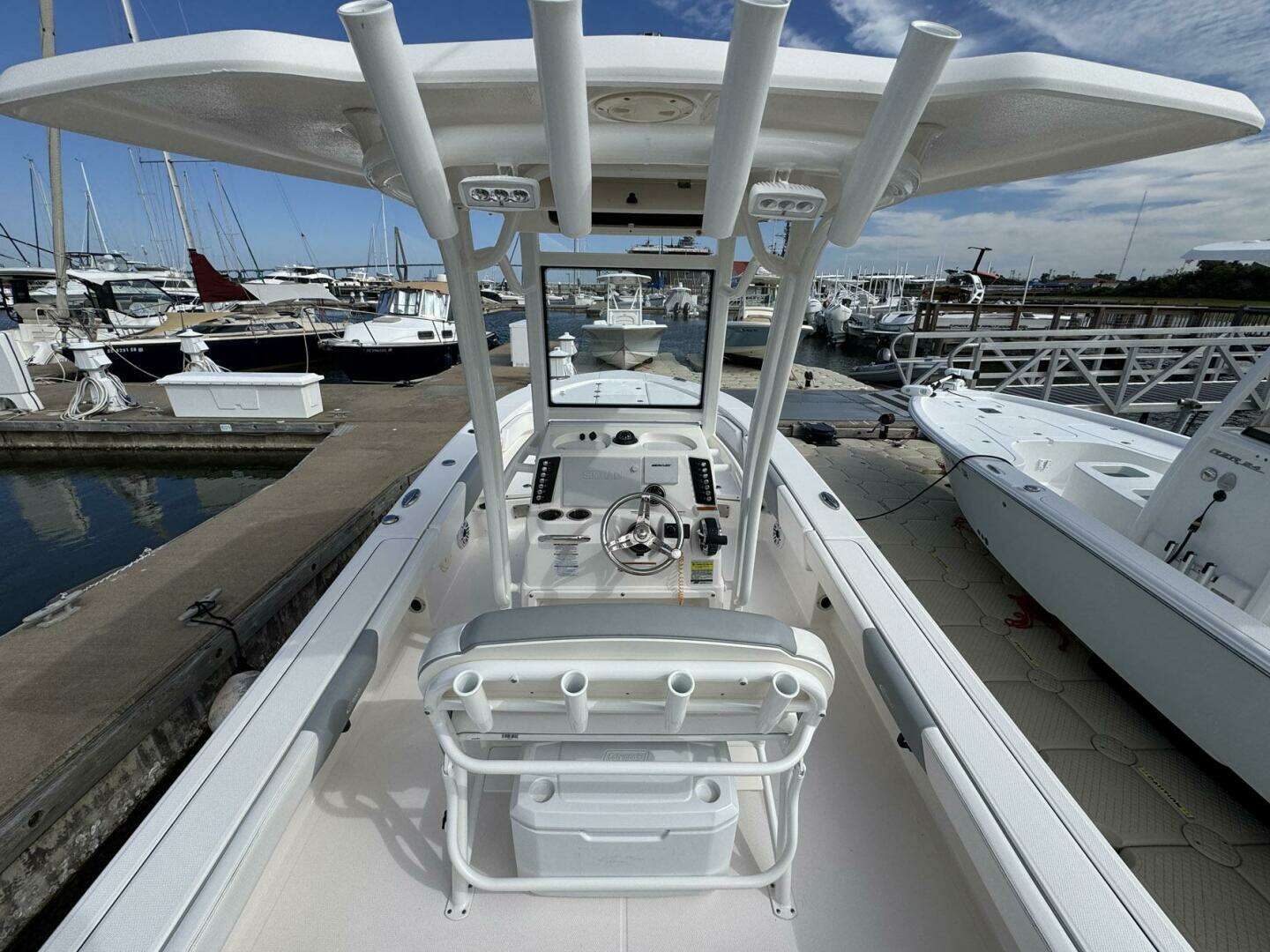 2021 Robalo 246 Cayman - Image 14