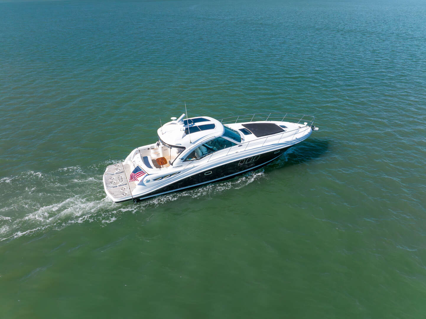 2010 Sea Ray 50 SUNDANCER - Image 2