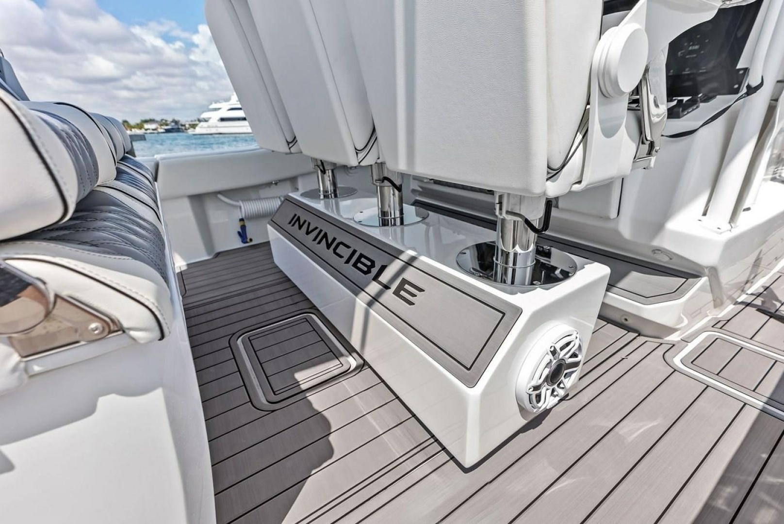 2024 Invincible 43 Open Fishernam - Image 17