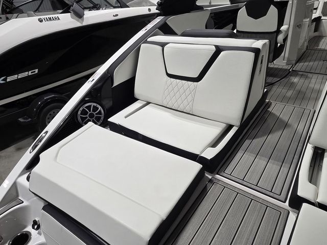 2026 Yamaha Boats 252S - 10