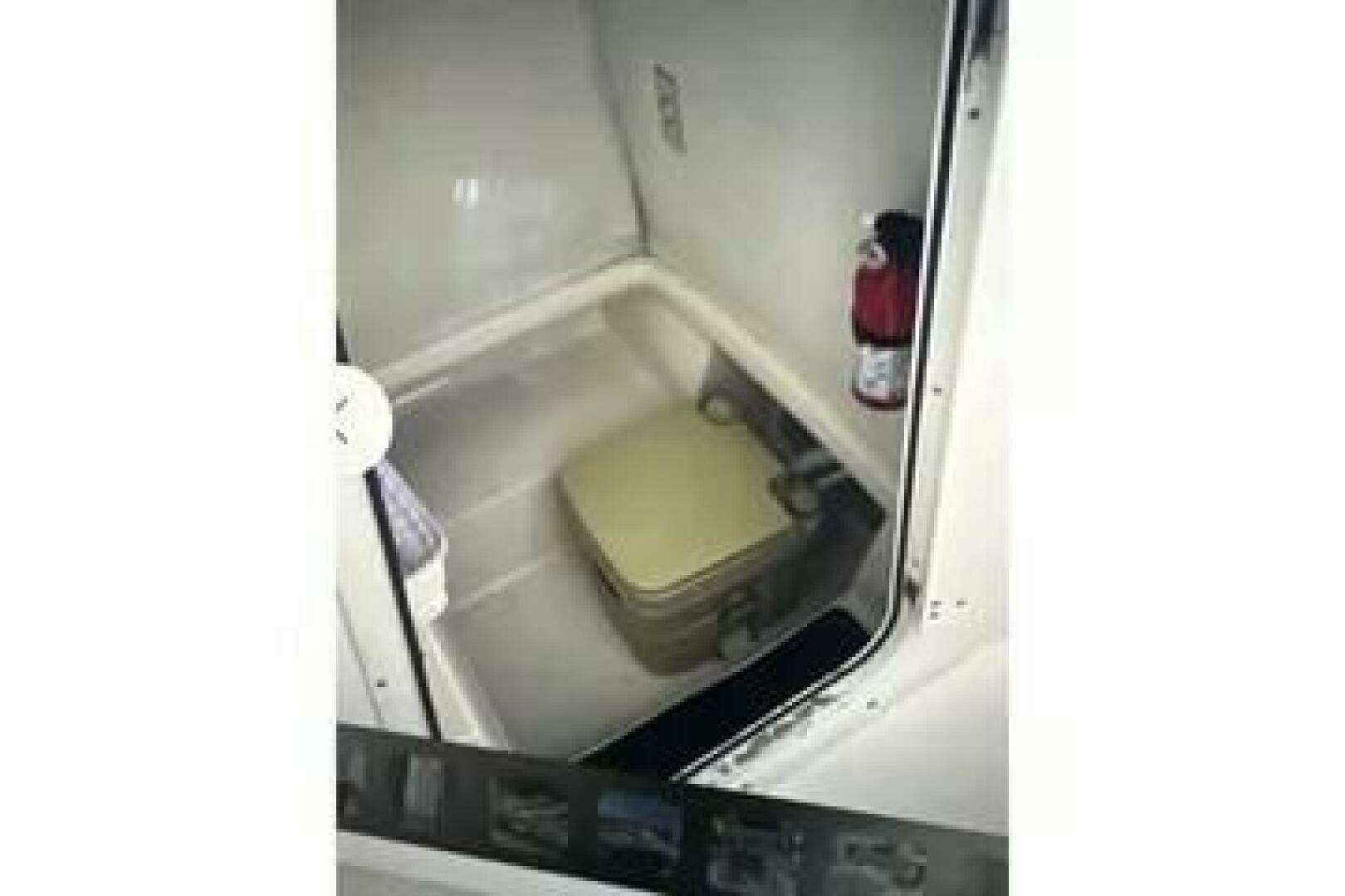 2002 Boston Whaler 21 Outrage - Image 10