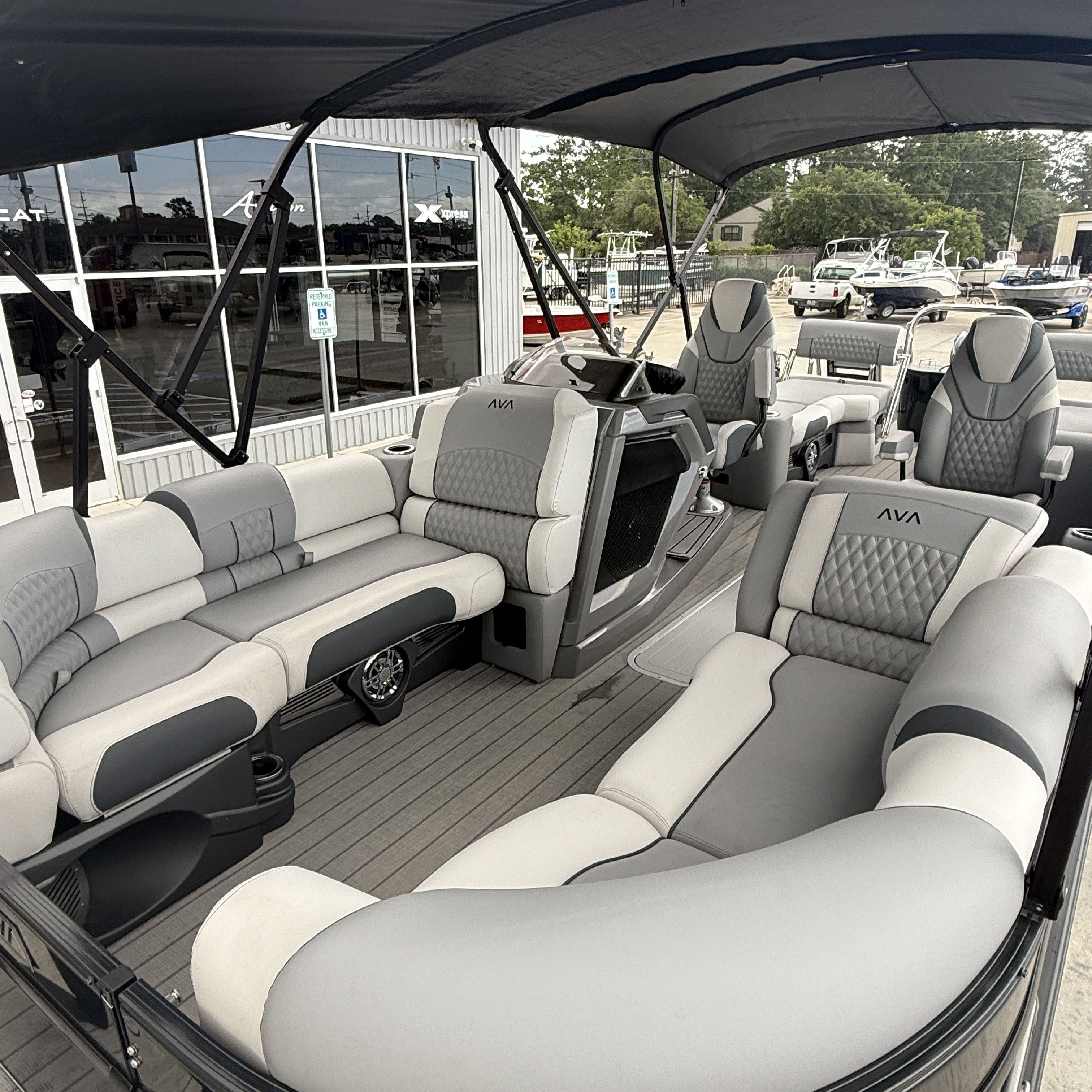2026 Avalon Catalina Quad Lounge Shift - 23' - 10
