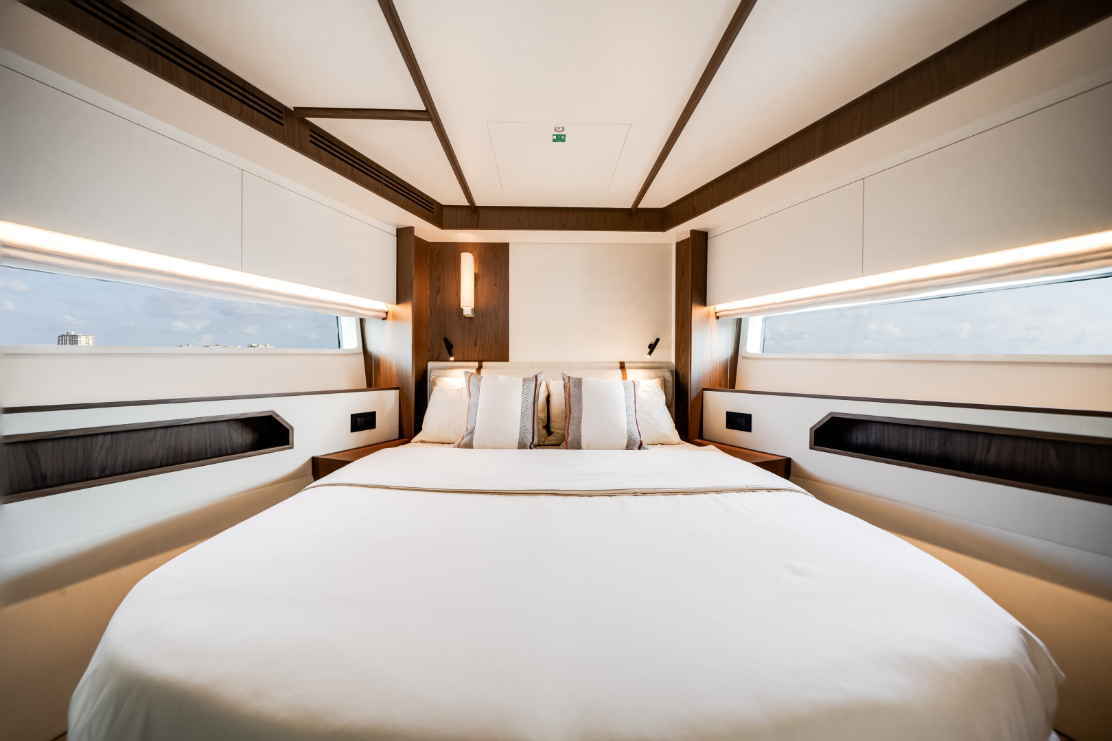 2026 Azimut Fly 72 - Image 10