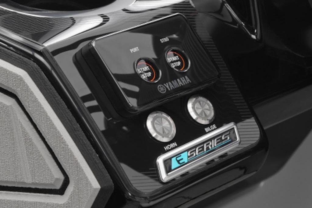 Control panel of 2025 Yamaha Boats 252XE, featuring start/stop buttons and E-Series branding.