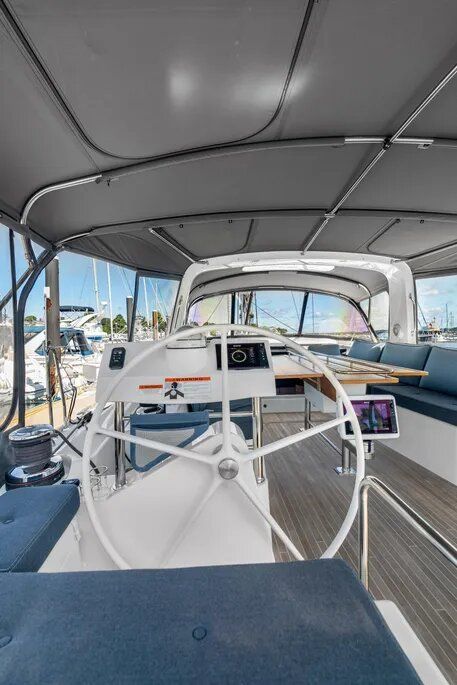 2016 Beneteau Oceanis 60 - 10